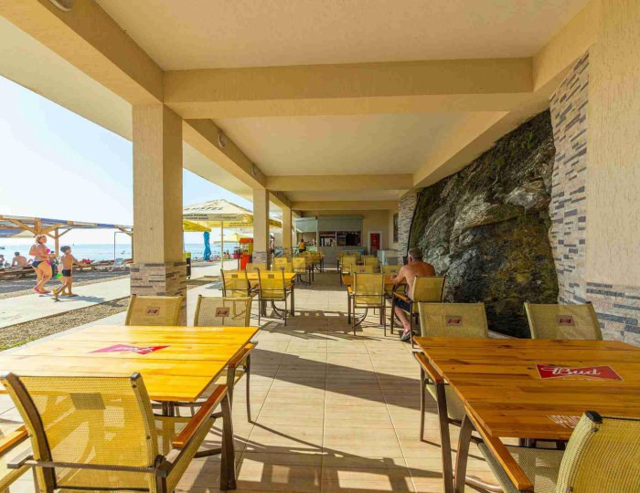 Кафе с мангалом на пляже - Санаторий «Малая бухта»