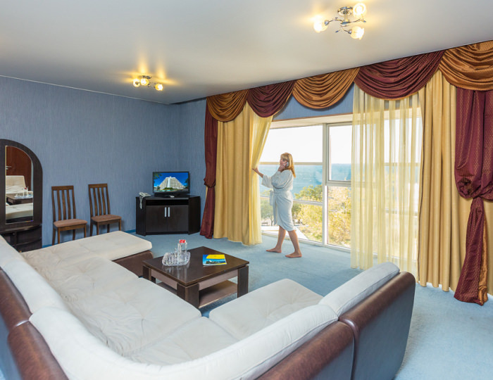 Люкс Панорамный 2-местный 2-комнатный,3 корпус - Санаторий «Малая бухта»