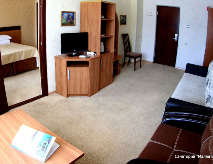 Люкс 2-местный 2-комнатный с балконом корп. 3 - Санаторий «Малая бухта»